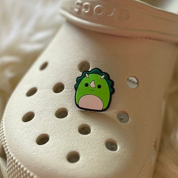 Croc Jibbitz | Squishmallows Tristan the Green Triceratops Dinosaur | Cute Gift - Picture 1 of 4